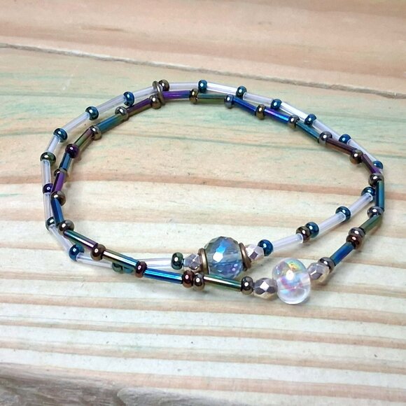 Dainty beaded double strand stretch bracelet - Picture 2 of 2